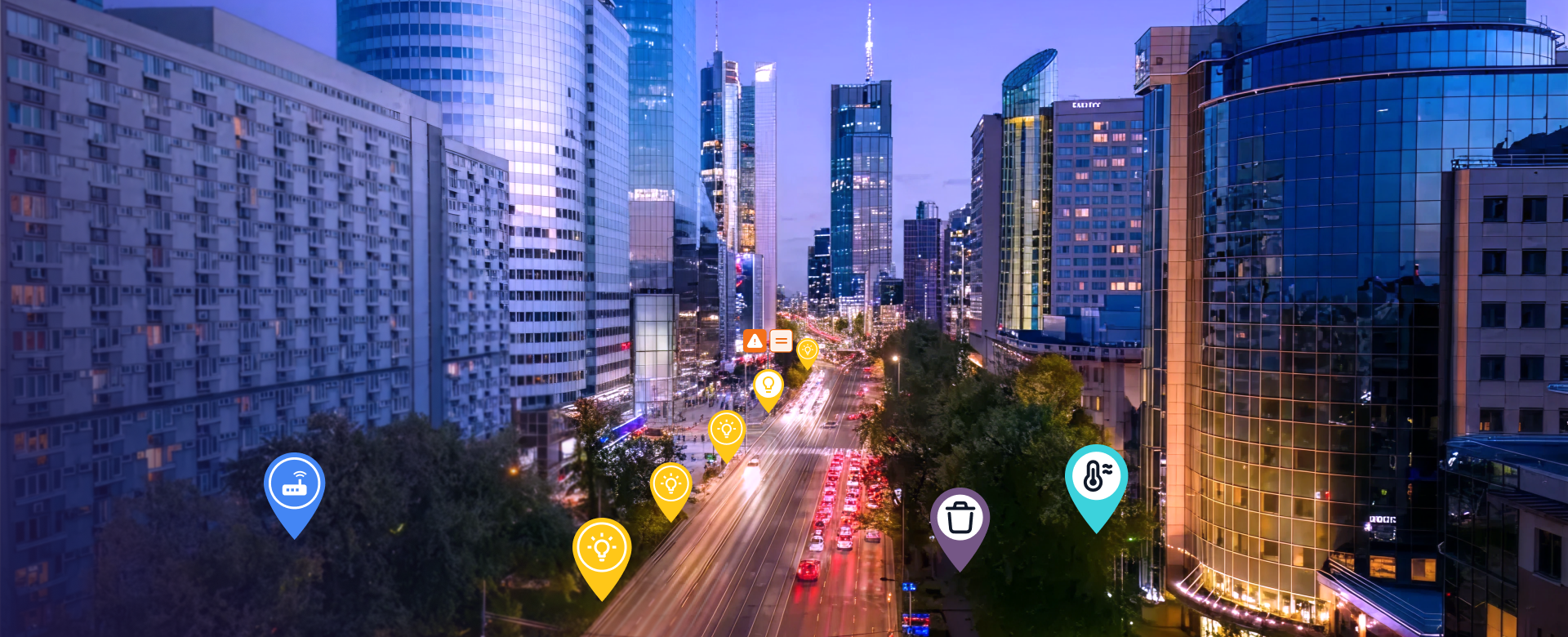 Nowoczesna latarnia uliczna w mieście o zmierzchu